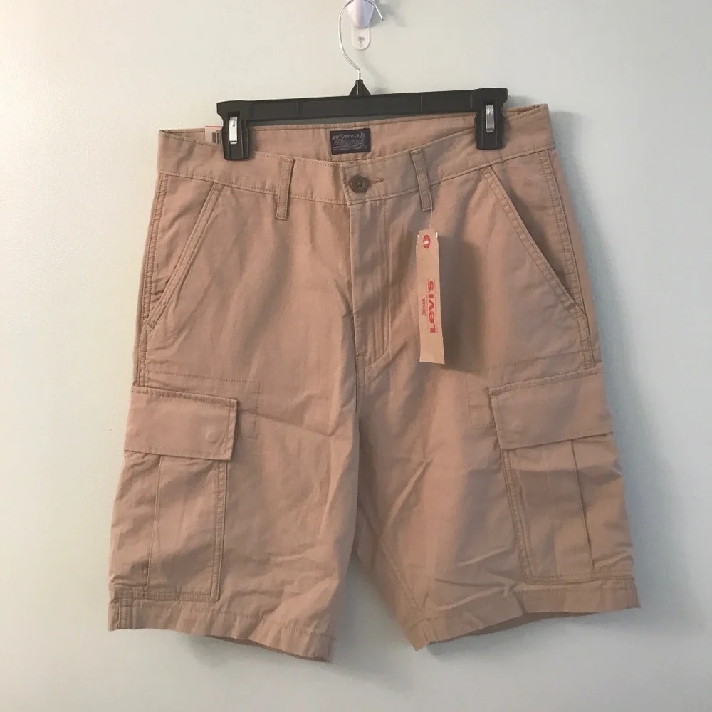 NWT Levi’s carrier cargo shorts